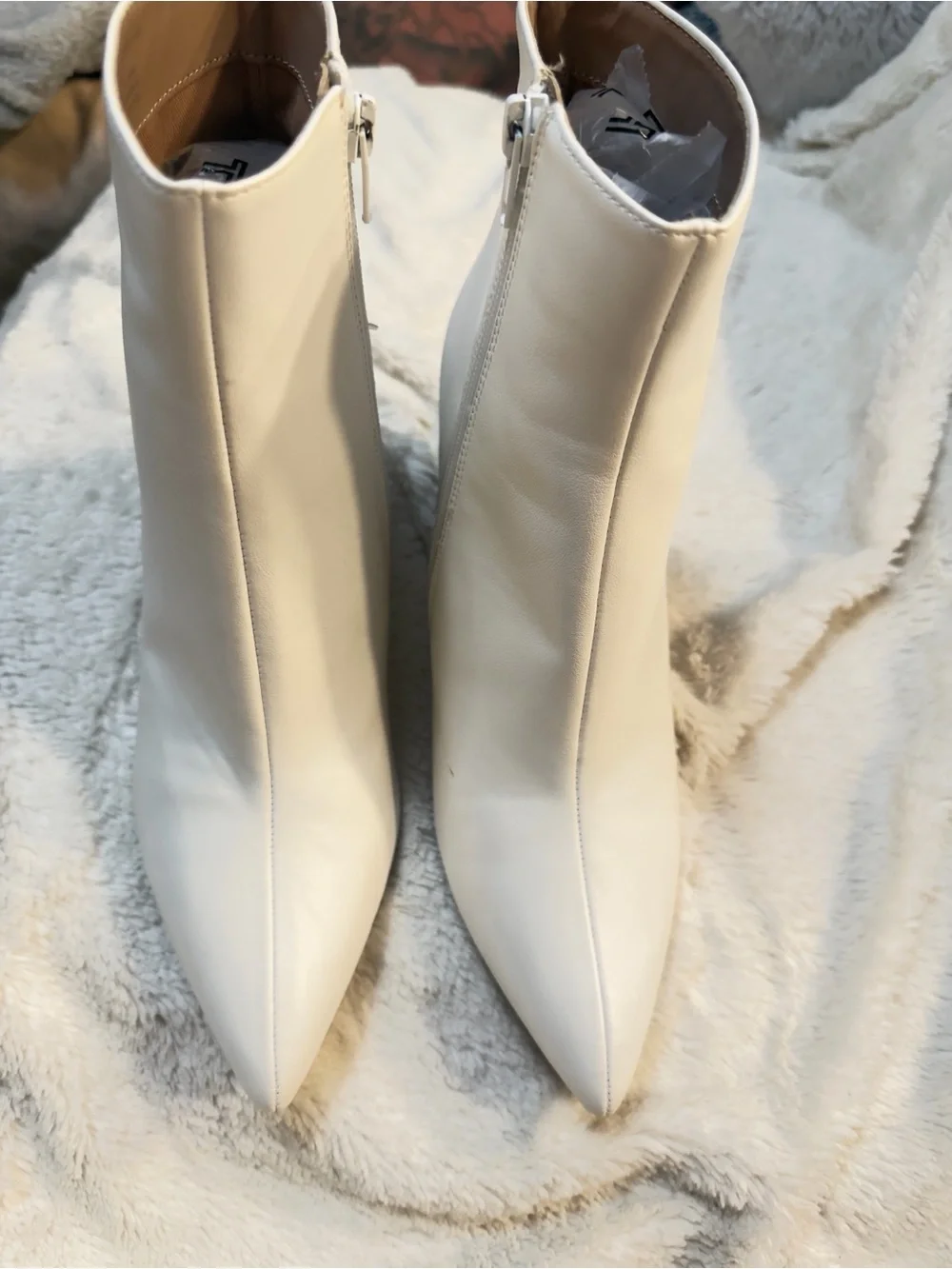 Betsey Johnson Kassie White Ankle Boots Size 8.5- New!
